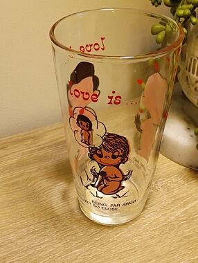 Vintage Love Is Kim Casali Los Angeles Times Comic Strip Drinking Glass